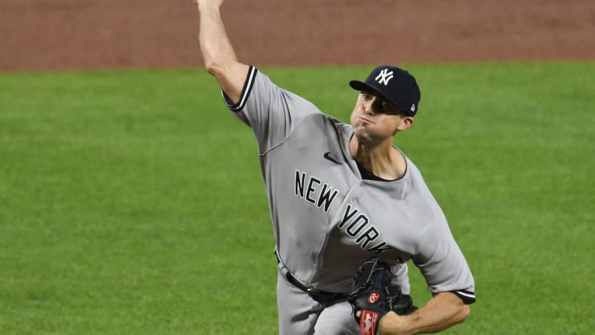 New York Yankees Closer Clay Holmes Likely Headed to Injured List With Back  Issue - Sports Illustrated NY Yankees News, Analysis and More