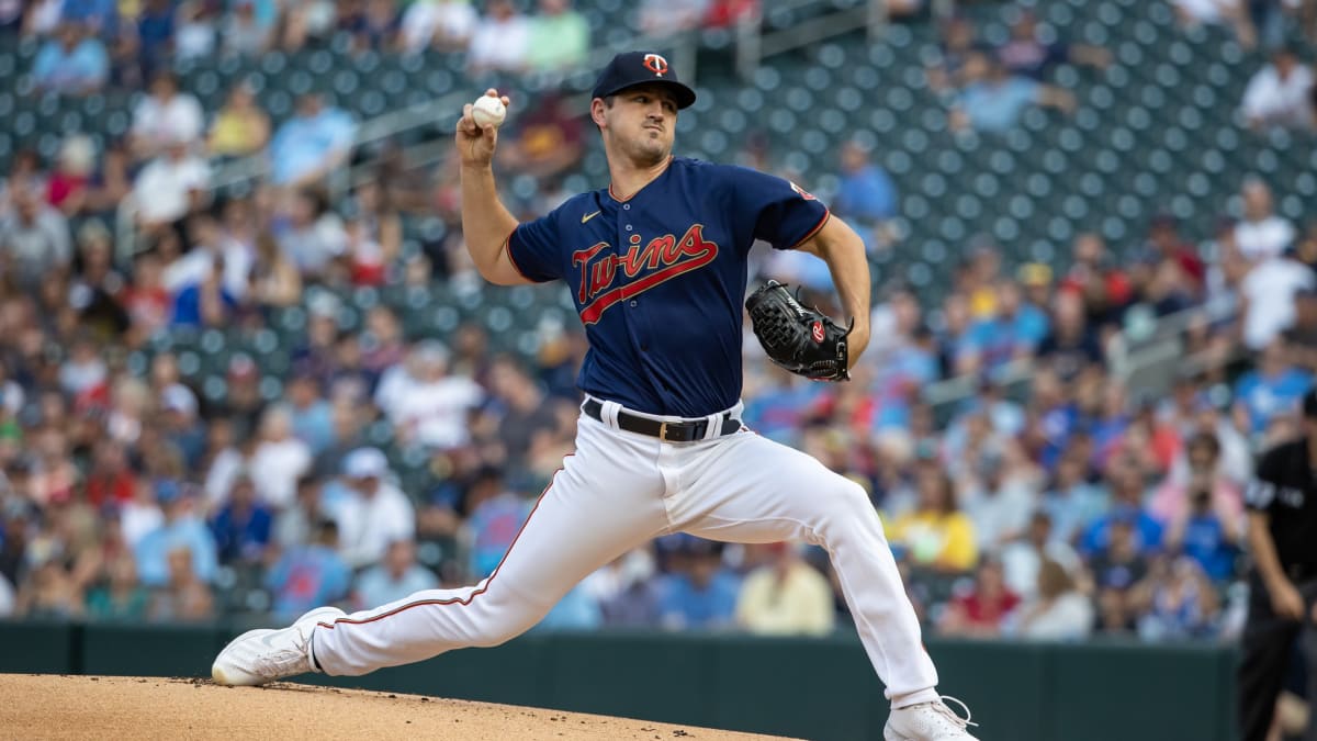 Tyler Mahle strong as Twins break out bats – Twin Cities