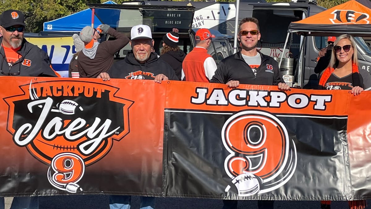 Cincinnati Bengals tailgate before game against Carolina Panthers