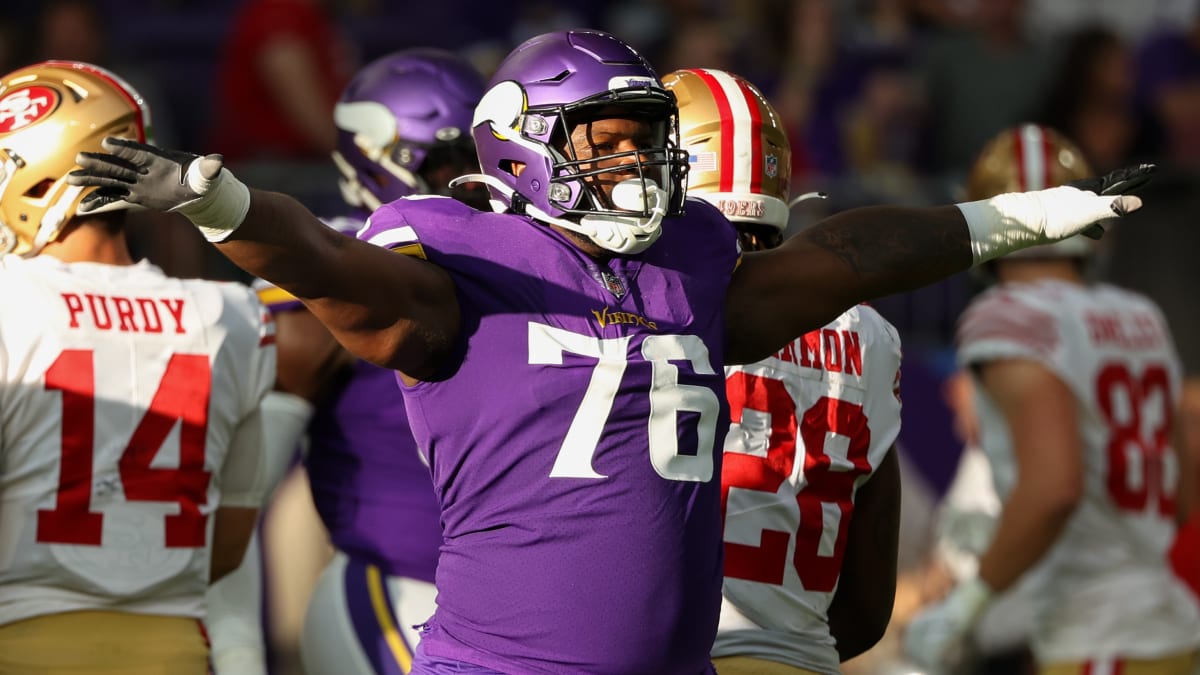 Minnesota Vikings cornerback Cameron Dantzler (3) warms up before a  preseason NFL football game against the San Francisco 49ers, Saturday, Aug.  20, 2022, in Minneapolis. (AP Photo/Bruce Kluckhohn Stock Photo - Alamy