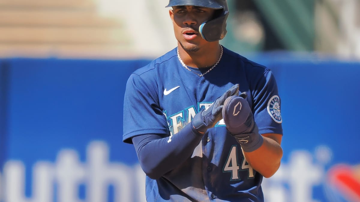 Mariners score 7 in the 8th to cap a 13-1 win over the Orioles