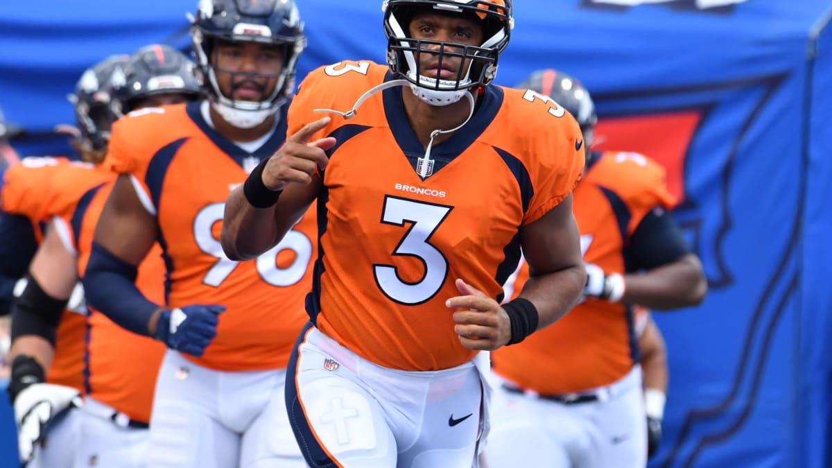 Denver Broncos QB Russell Wilson's Preseason Debut Triggers Laughable Take  From CBS Sports - Sports Illustrated Mile High Huddle: Denver Broncos News,  Analysis and More