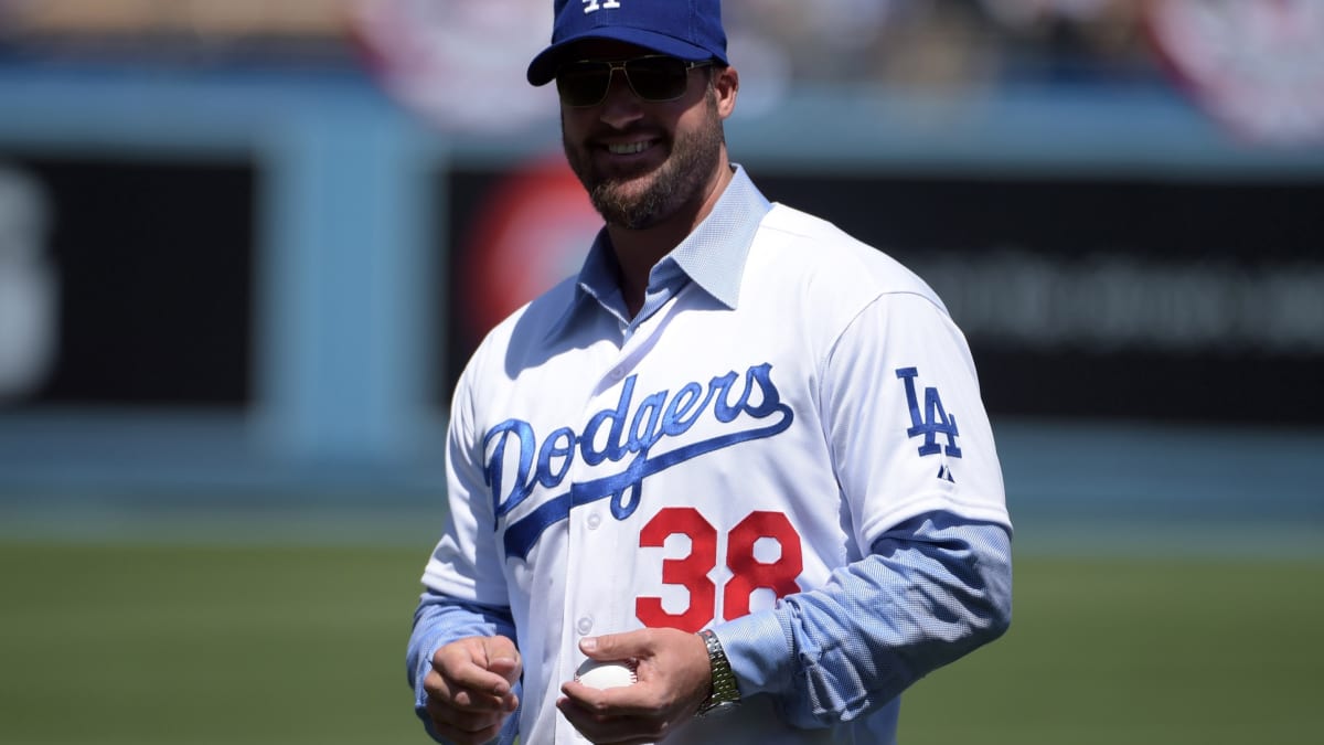 Eric Gagne was my favorite pitcher growing up. Had his jersey as a kid.  Decided to buy a new one. Only 40 bucks too! : r/Dodgers