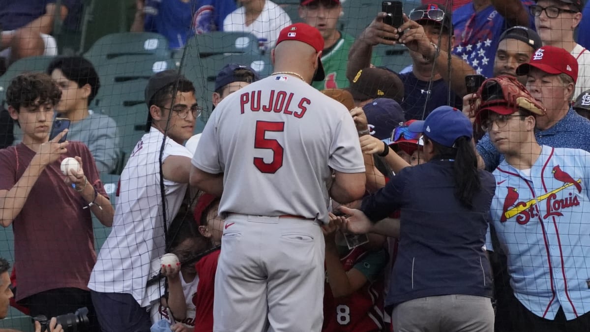 Dodgers: Watch Former Los Angeles Legend Make a Young Fan's Day (and Life)  - Inside the Dodgers