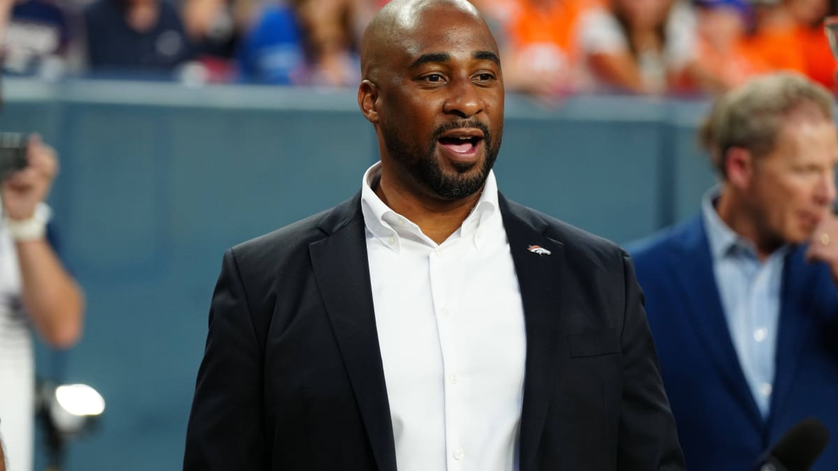 From a football standpoint, this is the greatest place on earth': President  Damani Leech and former Broncos tour the Pro Football Hall of Fame