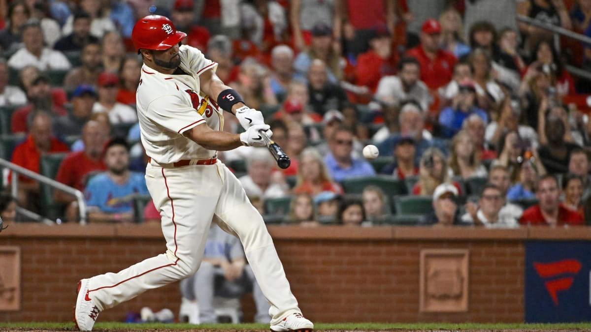 Albert Pujols shakes Alex Rodriguez: Hits HR #695 in last at-bat vs. Cubs