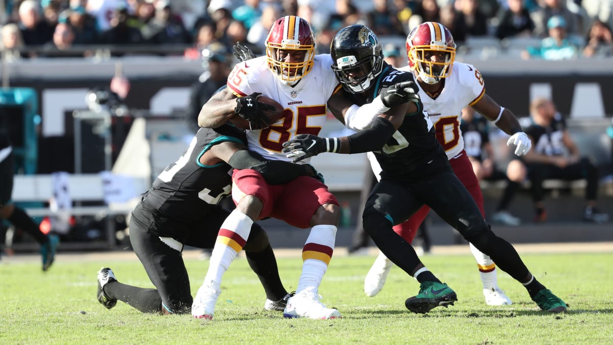 Redskins sneak by Jaguars in 16-13 win, keep playoff hopes alive