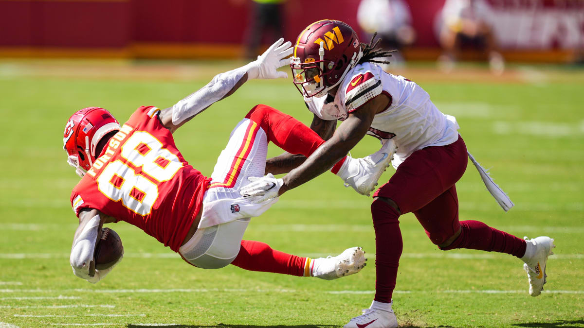 Washington Commanders defensive back Kamren Curl (31) looks to defend  during an NFL game against the Houston Texans on Sunday, November 20, 2022,  in Houston. (AP Photo/Matt Patterson Stock Photo - Alamy