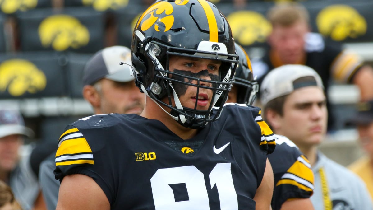 Former Iowa defensive lineman Lukas Van Ness has come long way in short  time - Hawk Fanatic