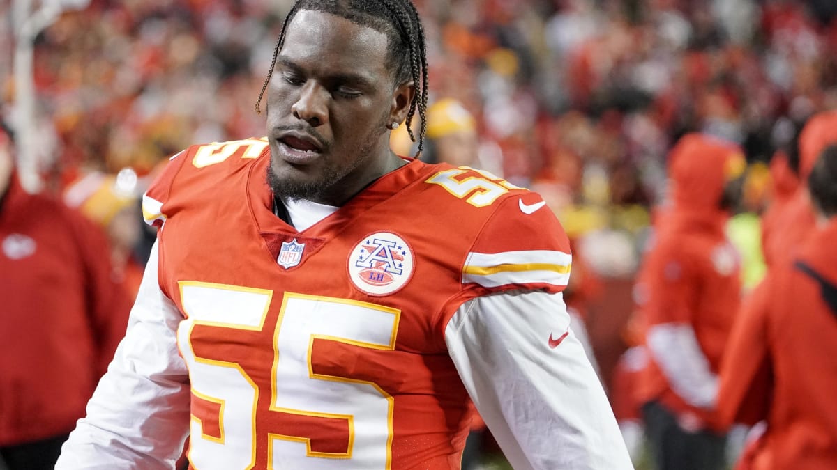 KC Chiefs Restructure DE Frank Clark's Contract, Keep Him in KC - Sports  Illustrated Kansas City Chiefs News, Analysis and More