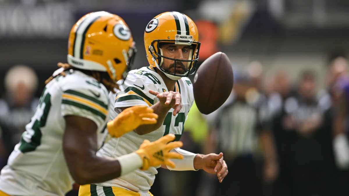 Green Bay Packers Buzz: Aaron Jones told not to wave good-bye to defenders