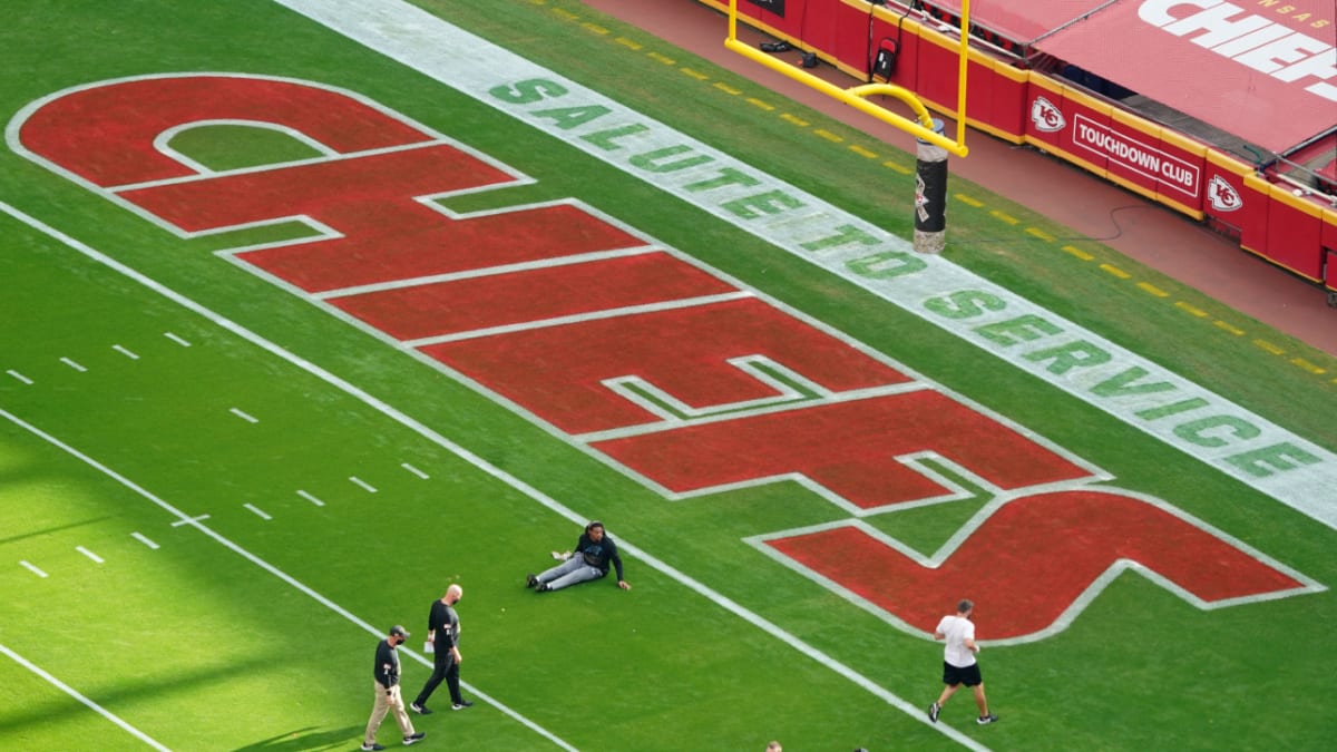 Chiefs painting end zones like Municipal Stadium for home opener