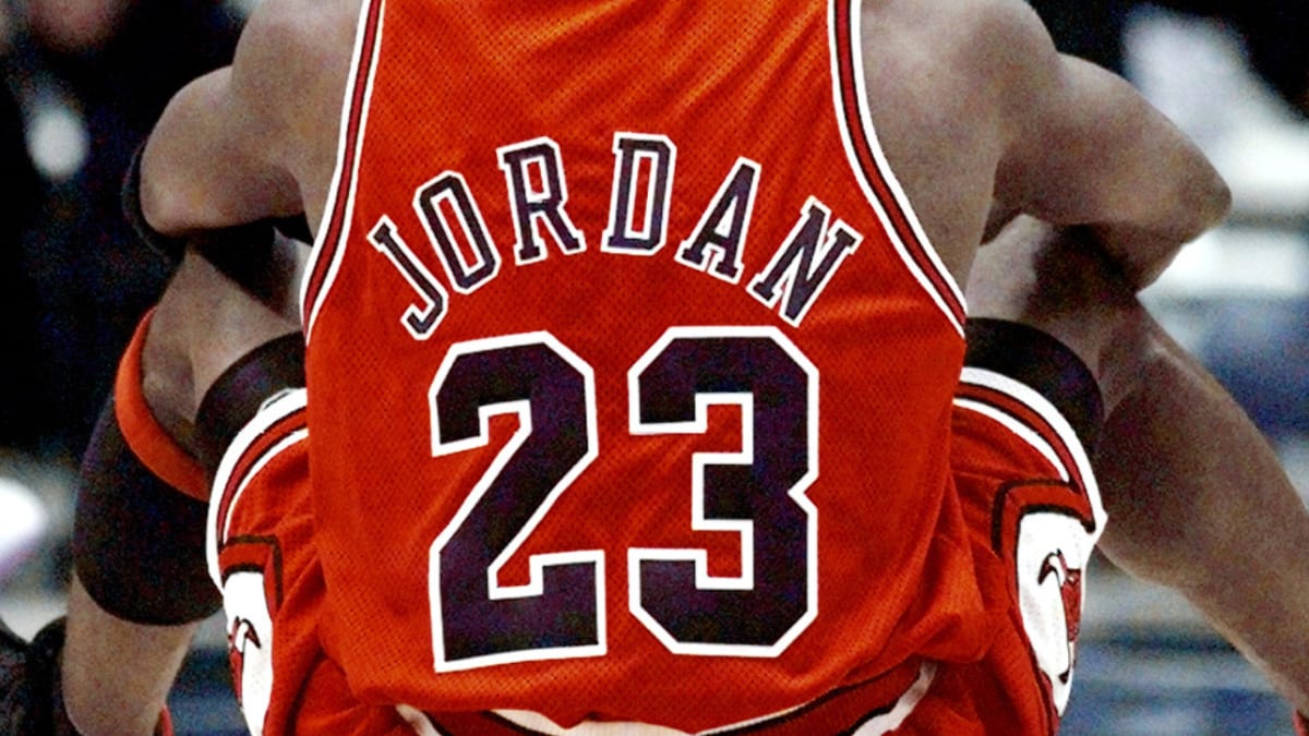 oveja Empuje hacia abajo Produce Michael Jordan Jersey From 1998 NBA Finals Fetches Record Price - Sports  Illustrated