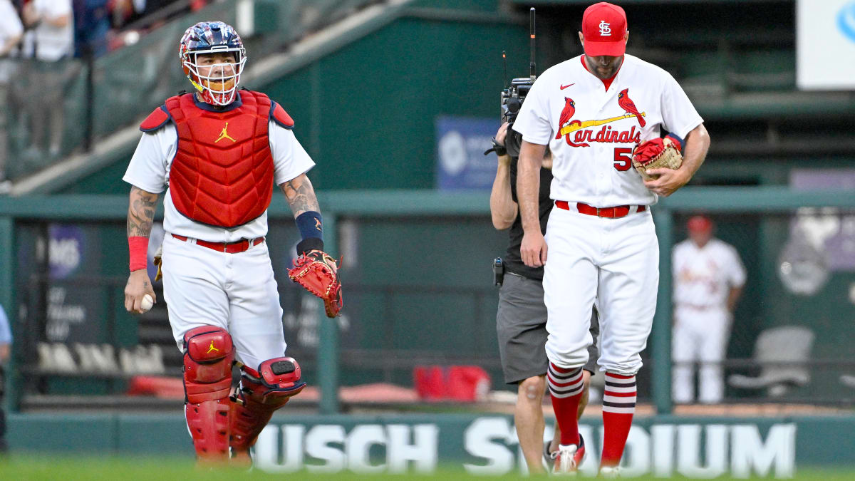 Cardinals' Adam Wainwright, Yadier Molina set MLB battery record