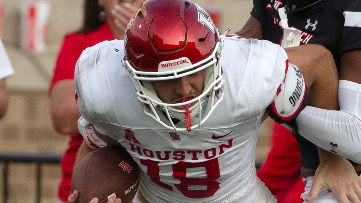 Houston Wide Receivers Get Into Sideline Altercation (Video) - Sports  Illustrated