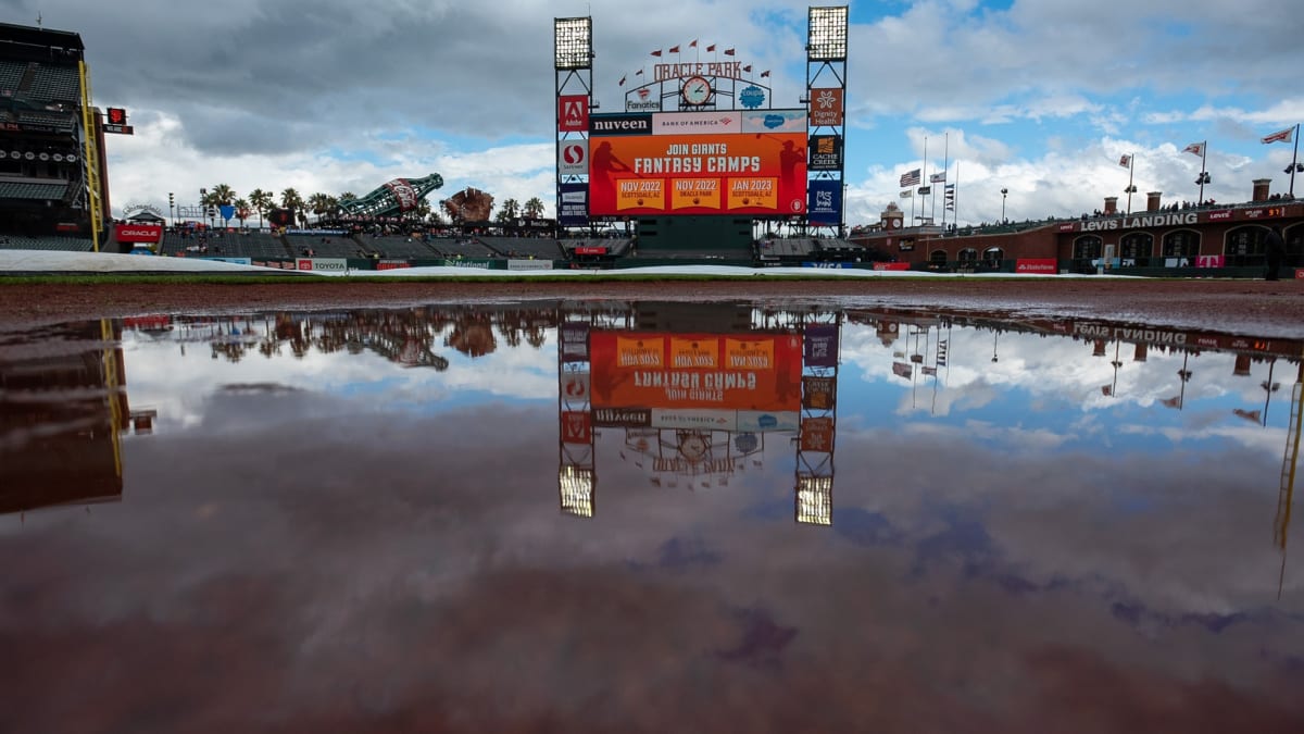 Giants' excuse for selling Dodgers gear at Oracle Park sums up disaster  season