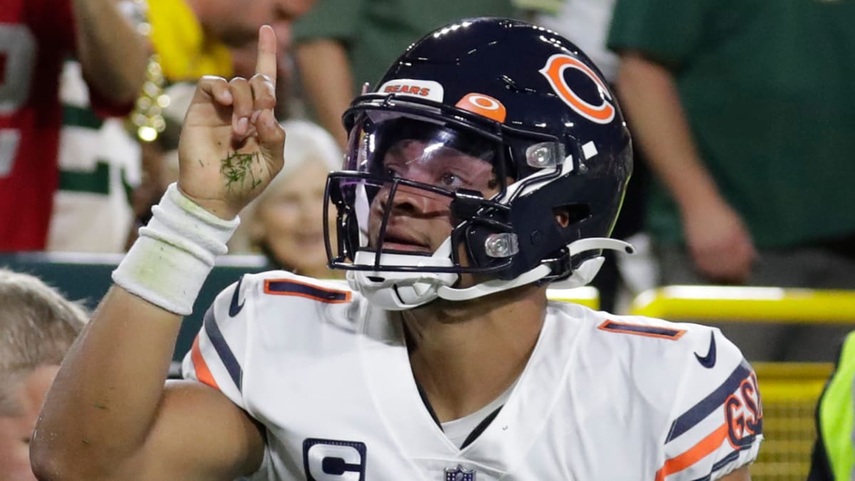 Chicago Bears: 'I would never disrespect anyone,' Justin Fields says, as he  clears up talk about fans