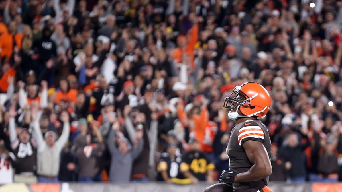 WATCH: Cade York Drills 70 Yard Field Goal Pregame - Sports Illustrated  Cleveland Browns News, Analysis and More