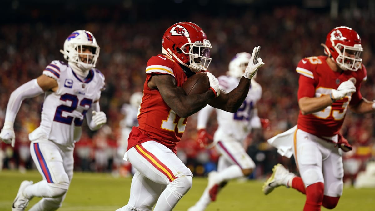 Belestrator: Defending Against WR Tyreek Hill, Dolphins Playmakers on  Defense