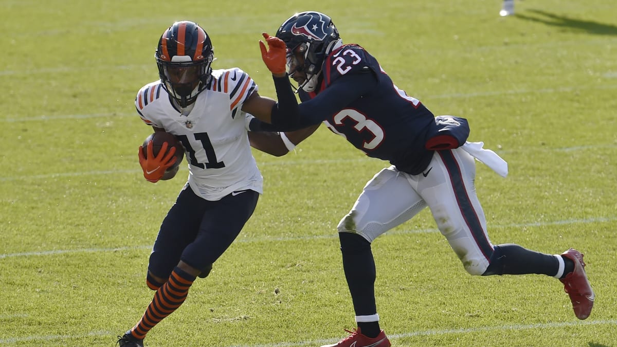 Bears Coach Matt Eberflus Deflects Onslaught of Chase Claypool Questions in  Laughable Fashion - Sports Illustrated