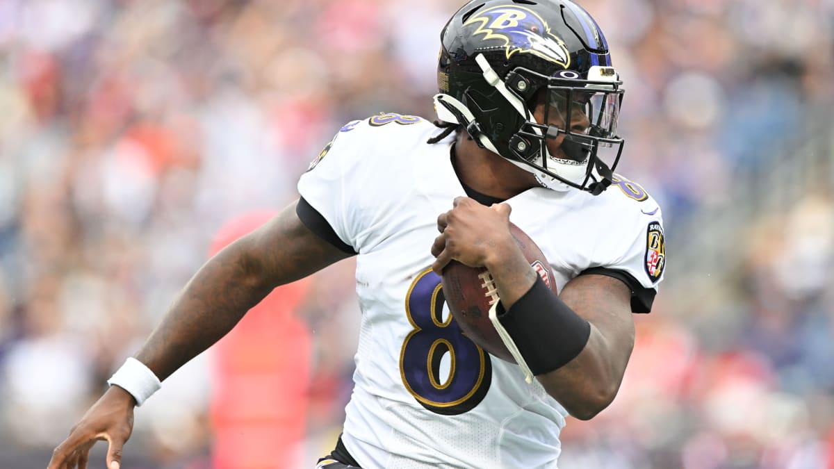 Baltimore Ravens quarterback Lamar Jackson works out prior to an NFL  preseason football game against the New Orleans Saints, Saturday, Aug. 14,  2021, in Baltimore. (AP Photo/Nick Wass Stock Photo - Alamy