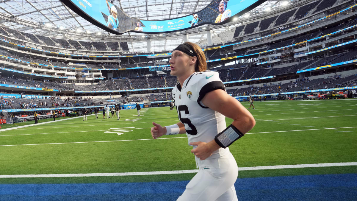 Jacksonville Jaguars QB Trevor Lawrence Starts Perfect Against Colts -  Sports Illustrated Clemson Tigers News, Analysis and More