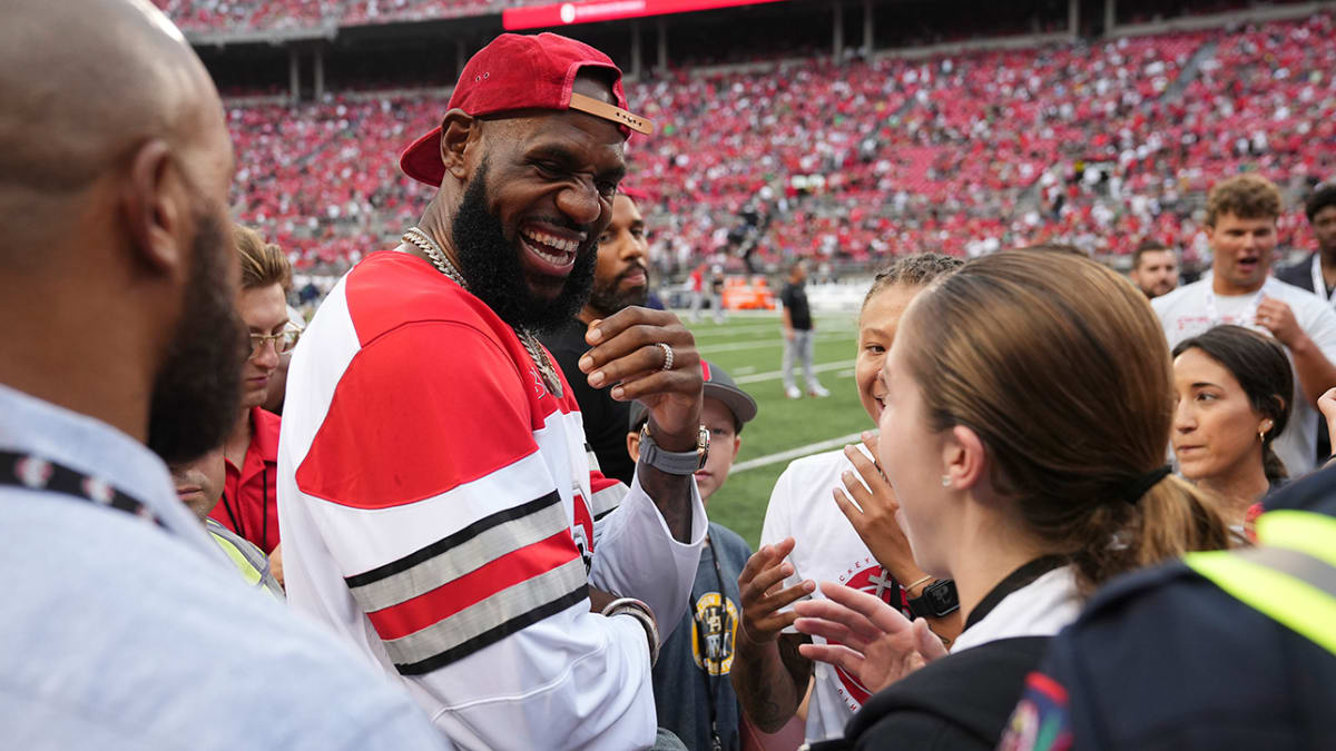 LeBron thrills fans at Ohio State in Cavs' loss to Memphis