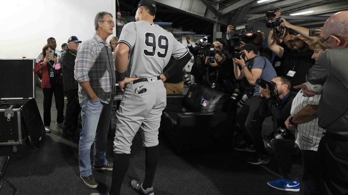 Aaron Judge Called Clean Home Run King By Roger Maris Jr. After Breaking  Record - Sports Illustrated NY Yankees News, Analysis and More