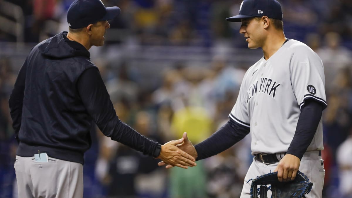 Rizzo and Torres managing game, 09/28/2022