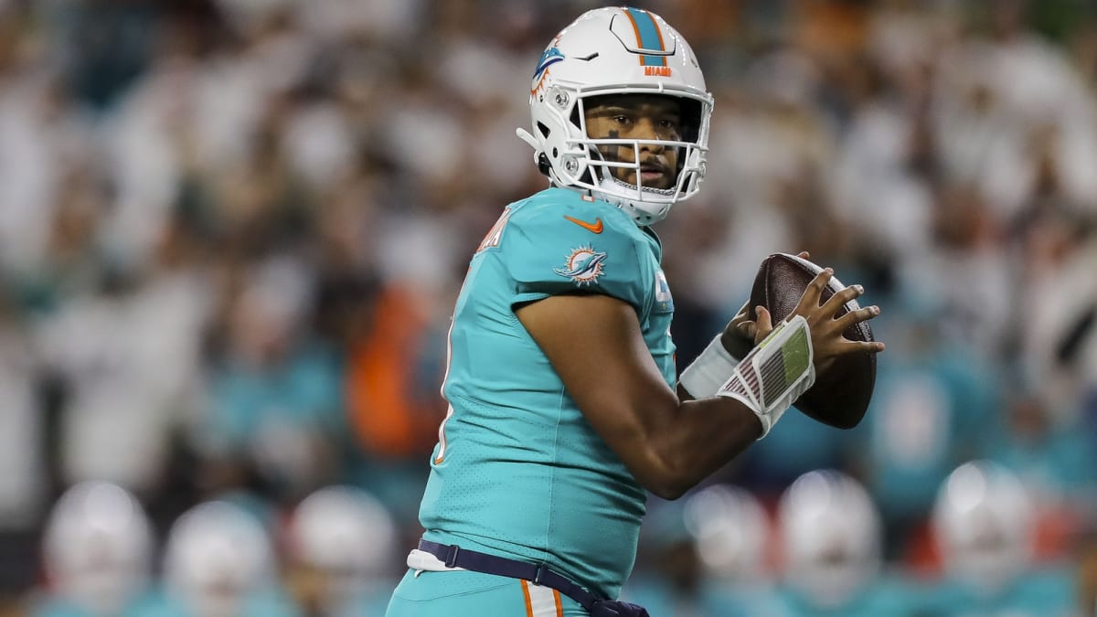 Dolphins starting quarterback: Who is QB1 and his backup for Miami