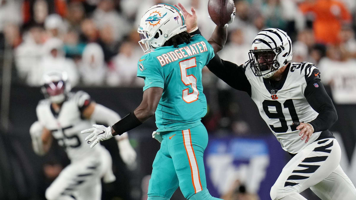 Miami Dolphins-Cincinnati Bengals Week 4 Halftime Observations - Sports  Illustrated Miami Dolphins News, Analysis and More