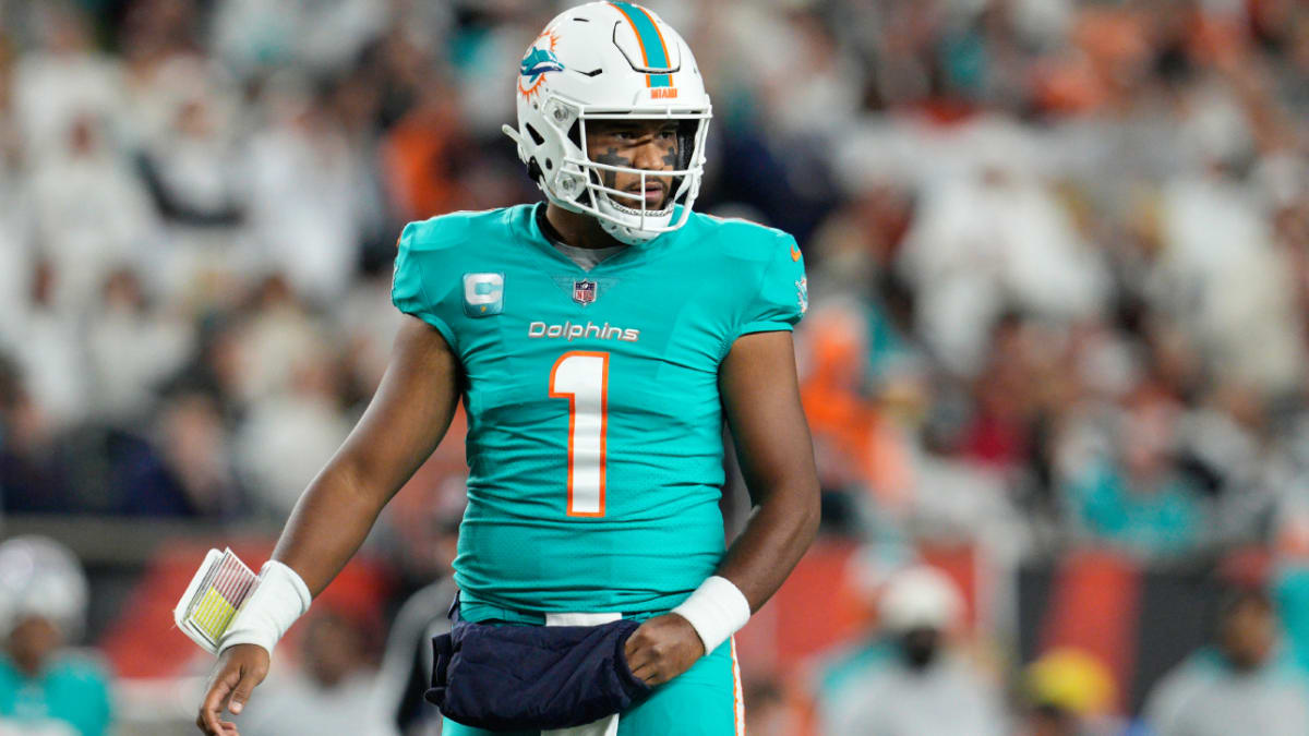 Dolphins' Tua Tagovailoa Releases Statement After Scary 'TNF' Hit - Sports  Illustrated