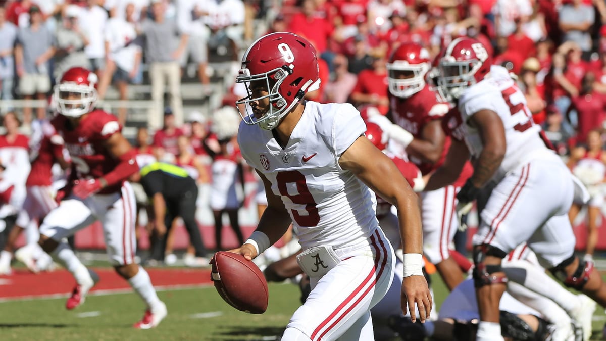 Alabama QB Bryce Young exits with apparent shoulder injury