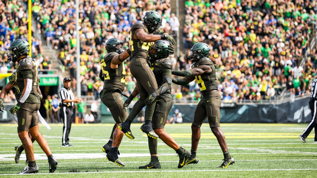 Oregon Ducks Football - Ducks News, Scores, Stats, Rumors & More