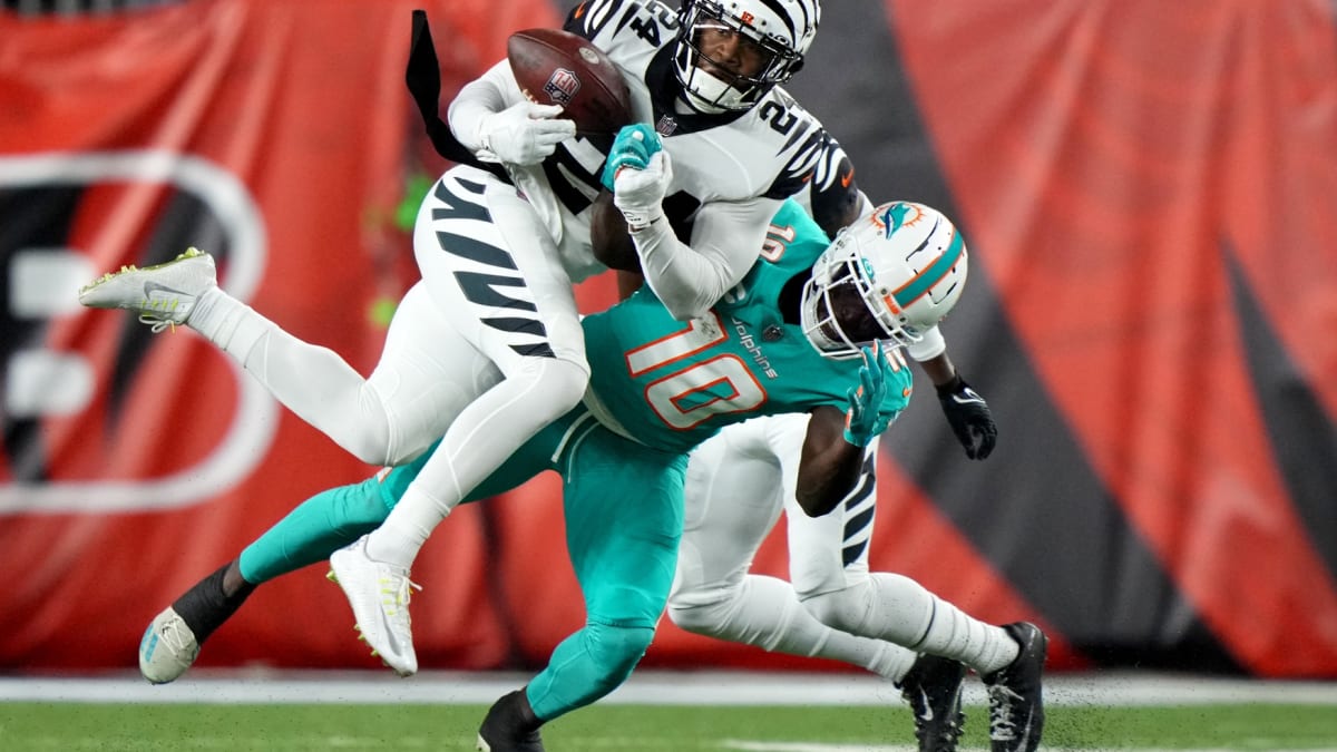 Miami Dolphins WR Tyreek Hill has his eyes set on Eli Apple and the  Cincinnati Bengals on Thursday Night Football - The Phinsider