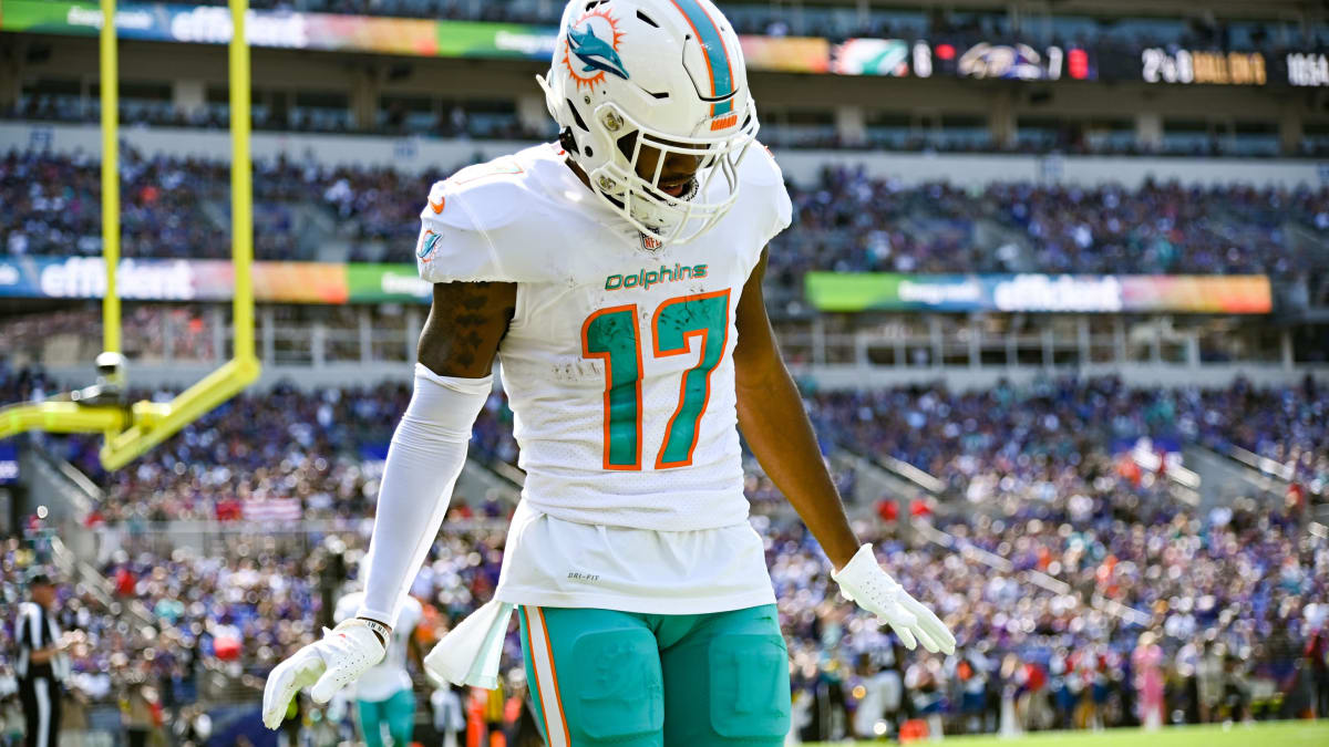 Miami Dolphins wide receivers Jaylen Waddle, right, and Tyreek