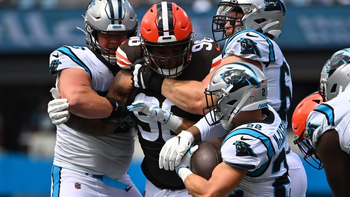 Cleveland Browns defensive tackle Jordan Elliott (90) reacts after making a  defensive stop during an NFL football game, Sunday, Nov. 22, 2020, in  Cleveland. (AP Photo/Kirk Irwin Stock Photo - Alamy