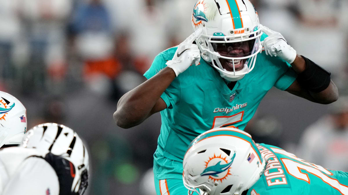 Teddy Bridgewater, Miami Dolphins quarterback, draws up a play for his old  high school team - Sports Illustrated High School News, Analysis and More