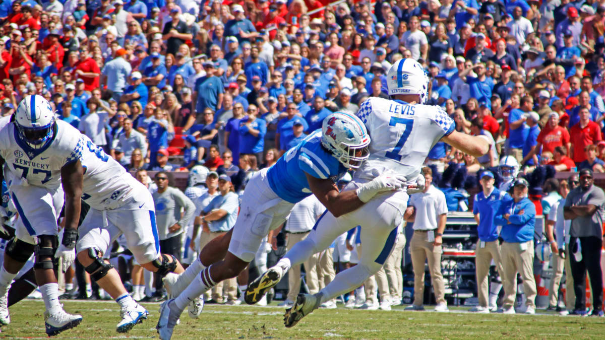 Ravens select Ole Miss EDGE/DE Tavius Robinson with No. 124