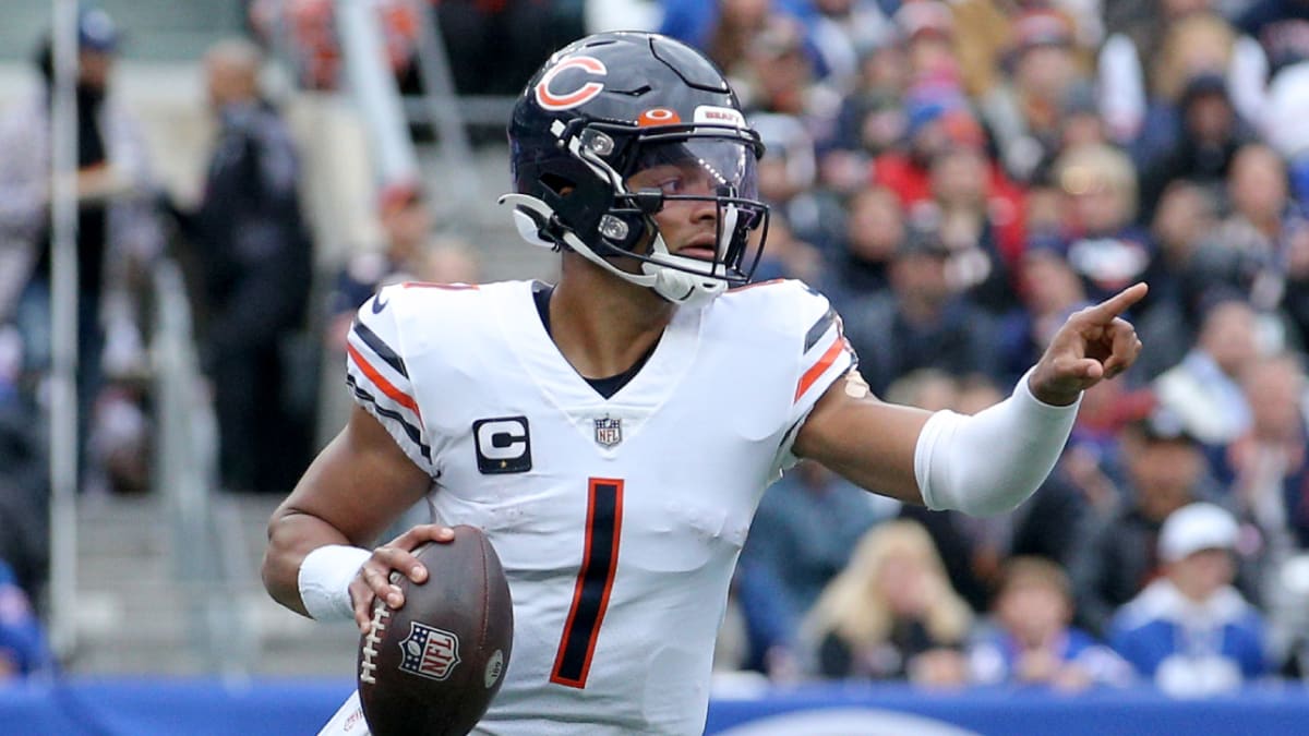 Justin Fields struggles again in Bears' 20-12 loss to Giants