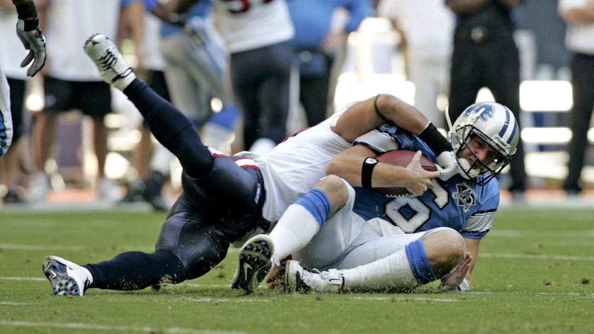 Jimmy G does the iconic Dan Orlovsky saftey & ran out of bounds in