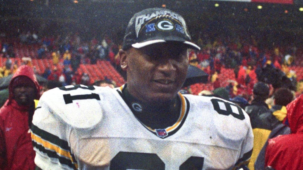 Former Green Bay Packers Tight End Tyrone Davis Dead at 50