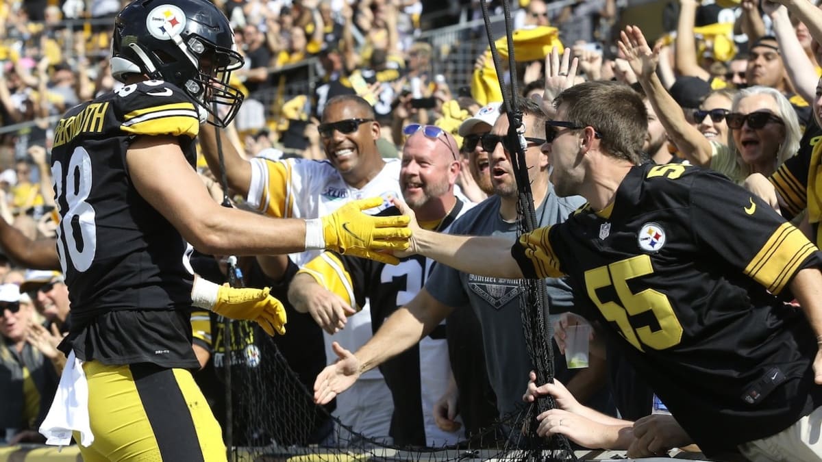 Pittsburgh Steelers Limiting Fans to Family and Friends - Sports  Illustrated Pittsburgh Steelers News, Analysis and More