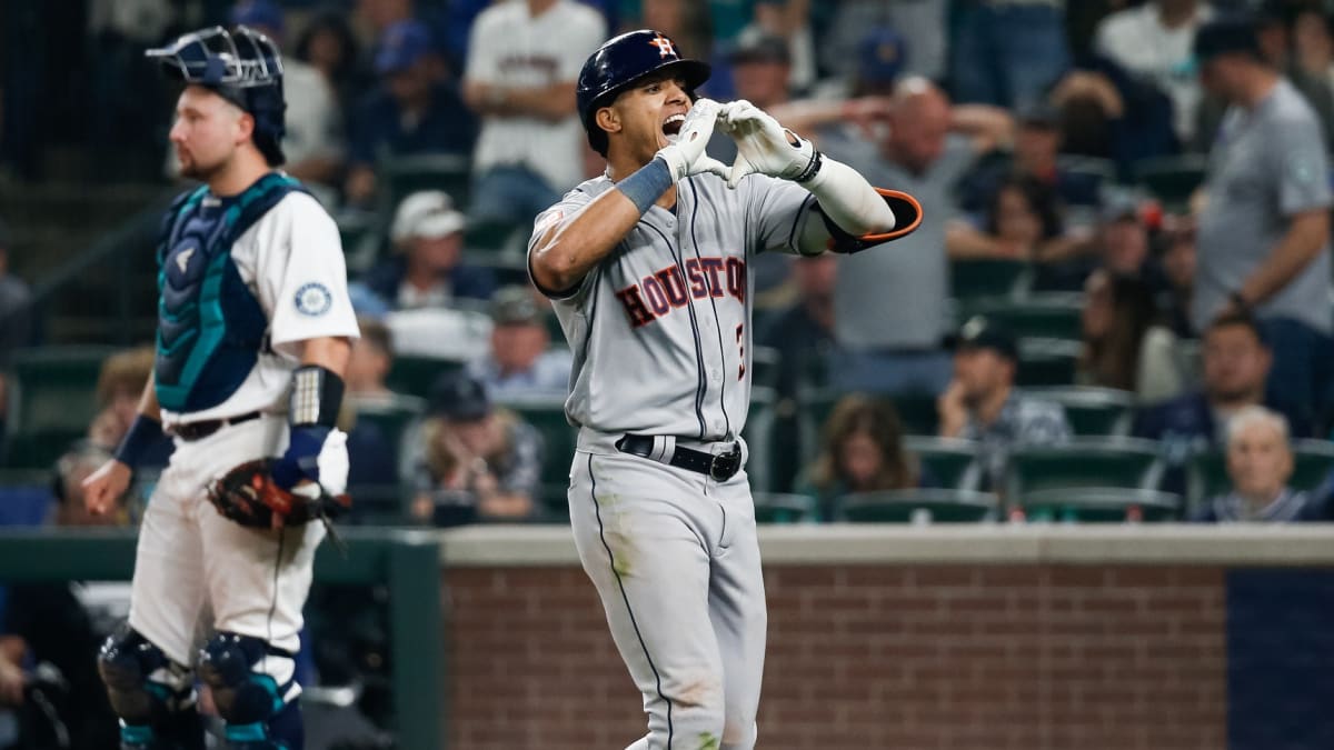 ANAHEIM, CA - MAY 10: Houston Astros Shortstop Jeremy Pena (3) looks on in  the dugout before the MLB game between the Houston Astros and the Los  Angeles Angels of Anaheim on