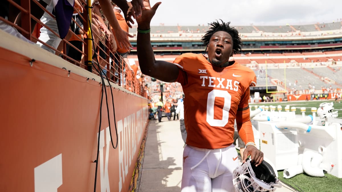 Cowboys rookie, Texas grad DeMarvion Overshown shining in camp