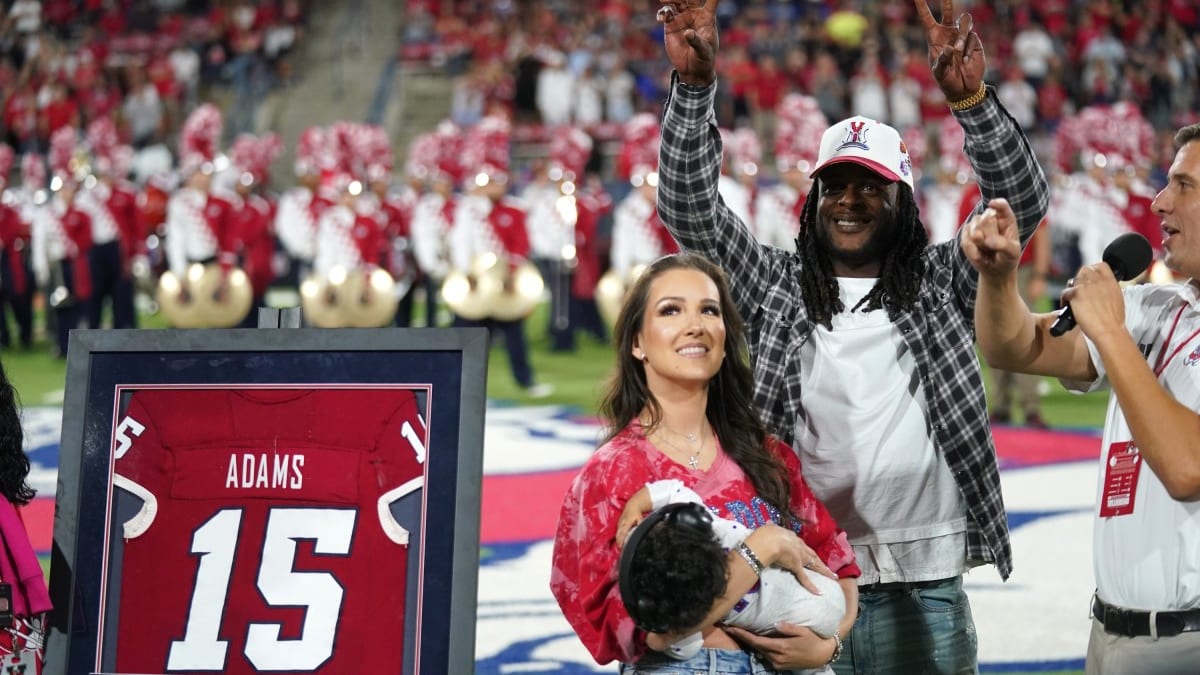 Raiders' Davante Adams to have jersey retired by Fresno State, Raiders  News