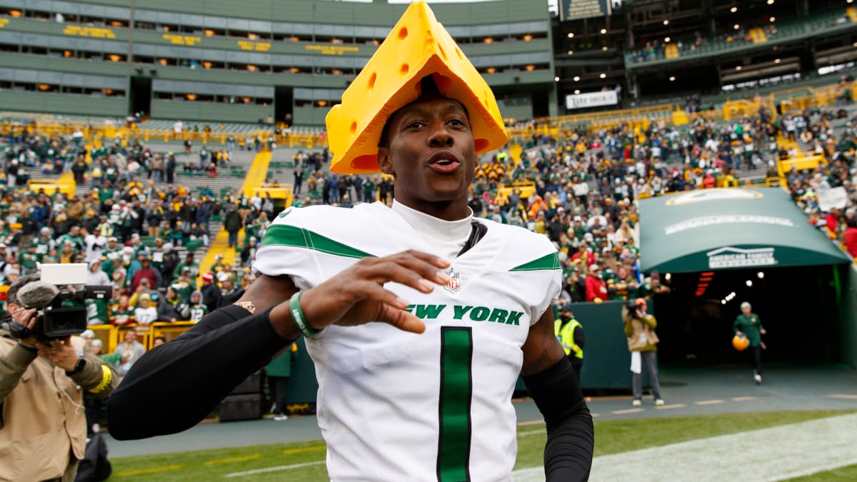 Watch: Ahmad 'Sauce' Gardner Receives NFL Rookie of the Week Belt - All  Bearcats