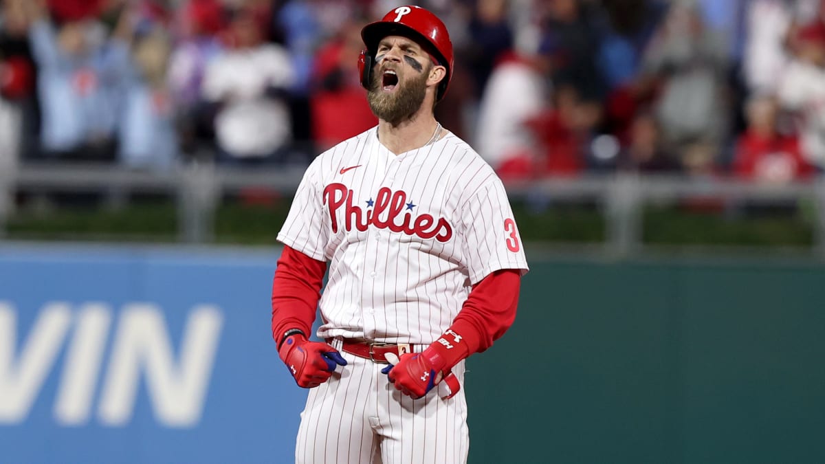 Harper shines as Phillies aim for 2nd straight World Series trip