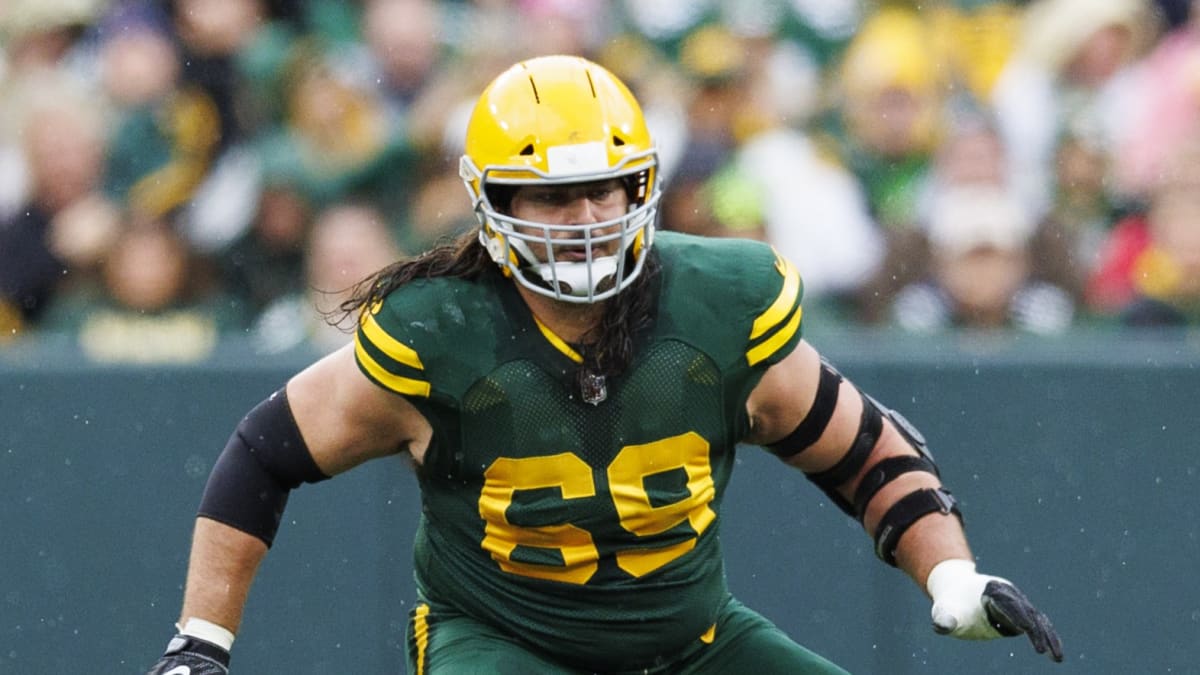 Green Bay, WI, USA. 20th Oct, 2019. Green Bay Packers offensive tackle  David Bakhtiari #69 pass blocks during the NFL Football game between the  Oakland Raiders and the Green Bay Packers at