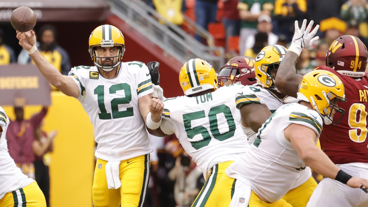 Best photos from Packers-Commanders pregame warmups